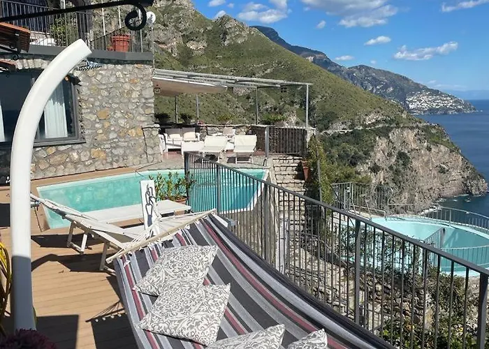 Stone - De Vivo Realty Позитано