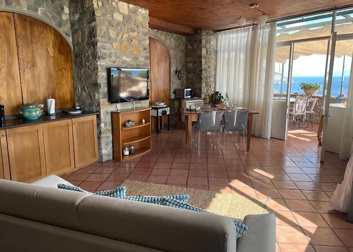 Вилла Stone - De Vivo Realty *