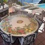 Villa Stone - De Vivo Realty