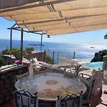 Stone - De Vivo Realty Villa *